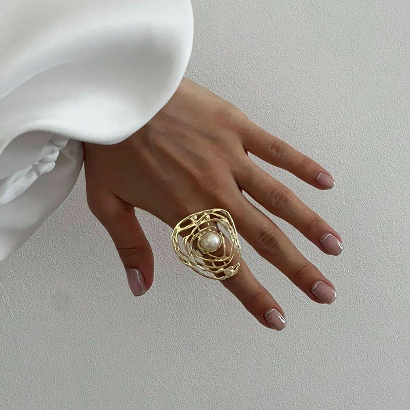 Exaggerated Irregular Ring Women's Niche Pearl