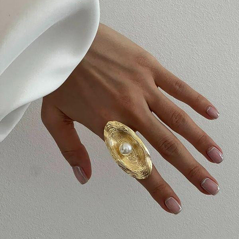 Exaggerated Irregular Ring Women's Niche Pearl