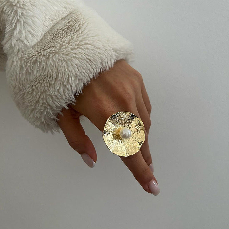 Exaggerated Irregular Ring Women's Niche Pearl