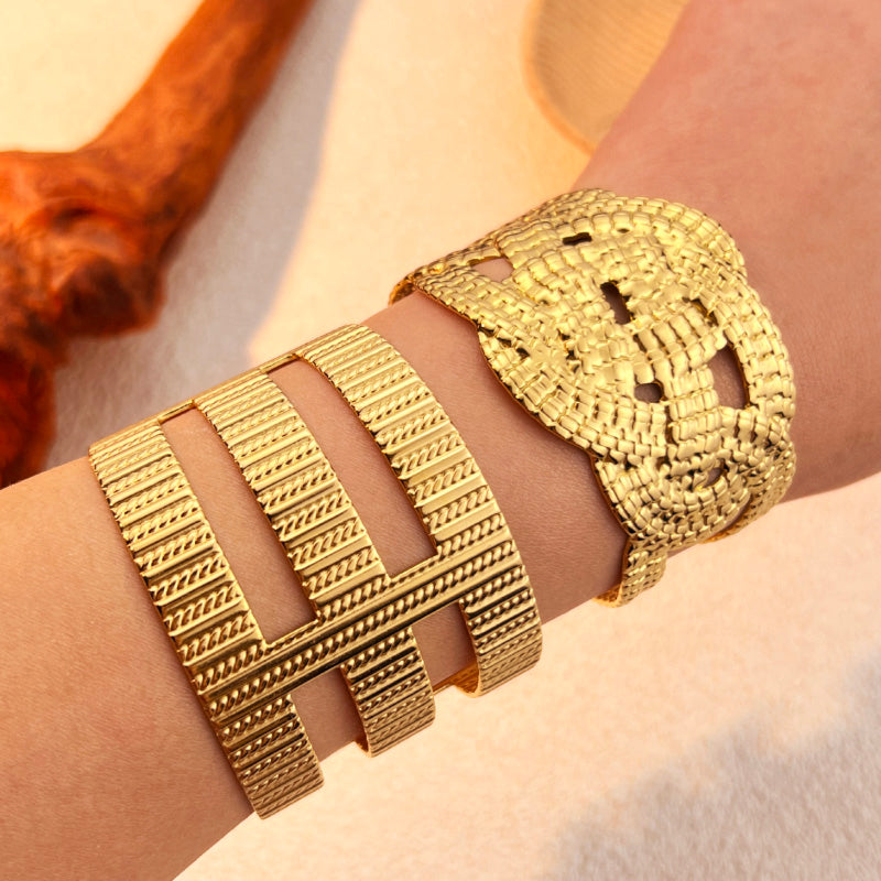 Elegant Classic Style Solid Color 304 Stainless Steel 18K Gold Plated Wide Bracelet In Bulk
