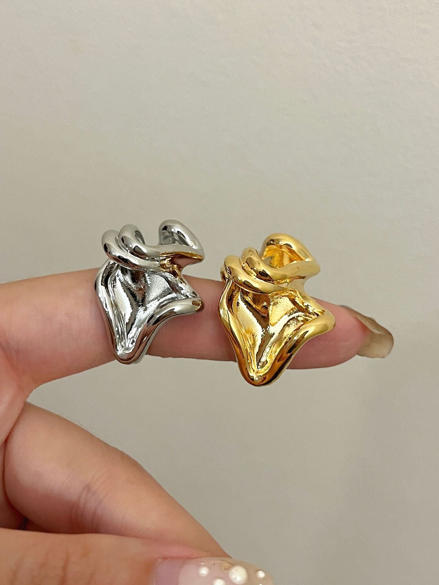 Exaggerated Western Texture Index Finger Ring