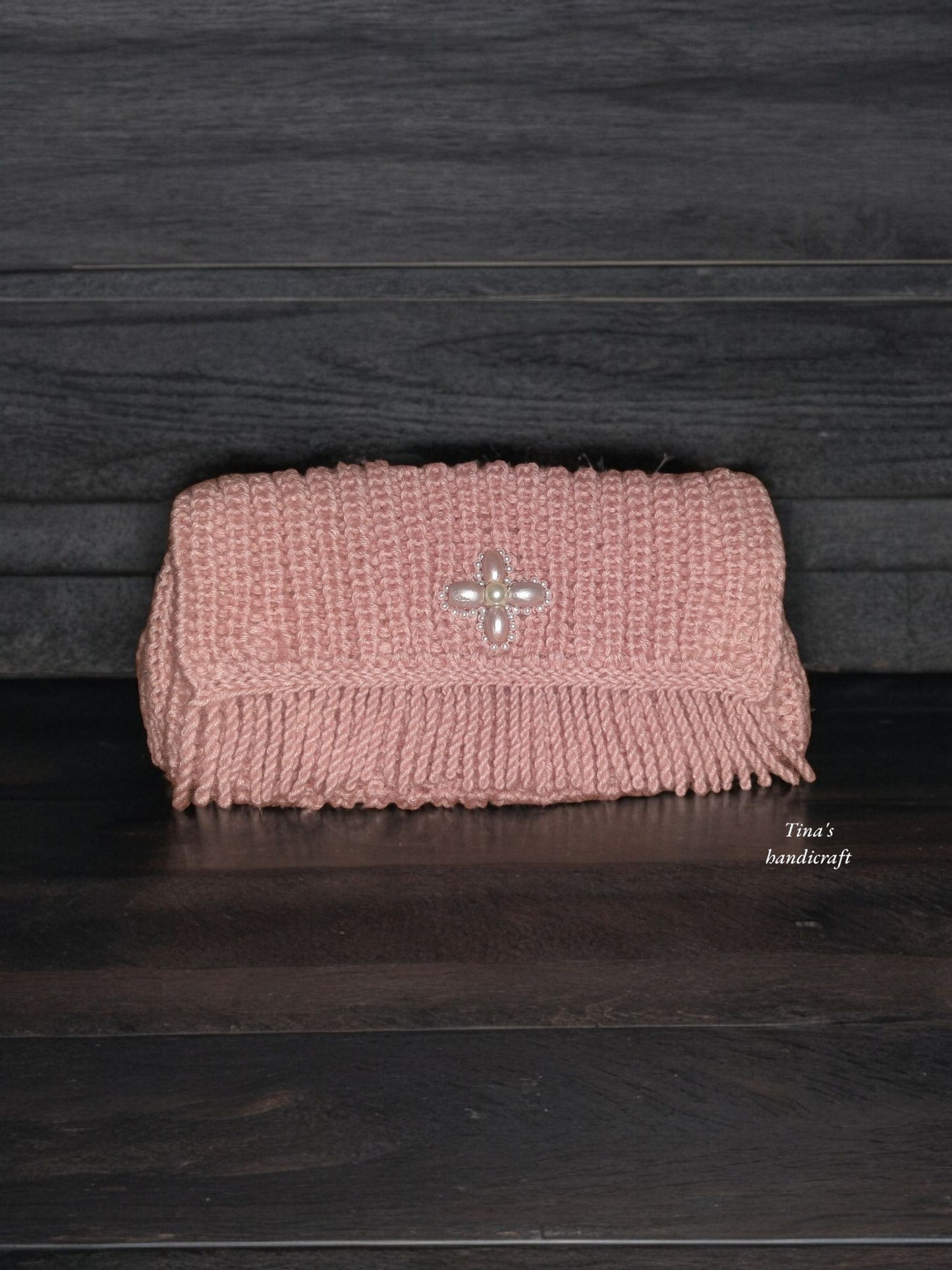 "Classic style,modern aesthetics" knitted cardigan