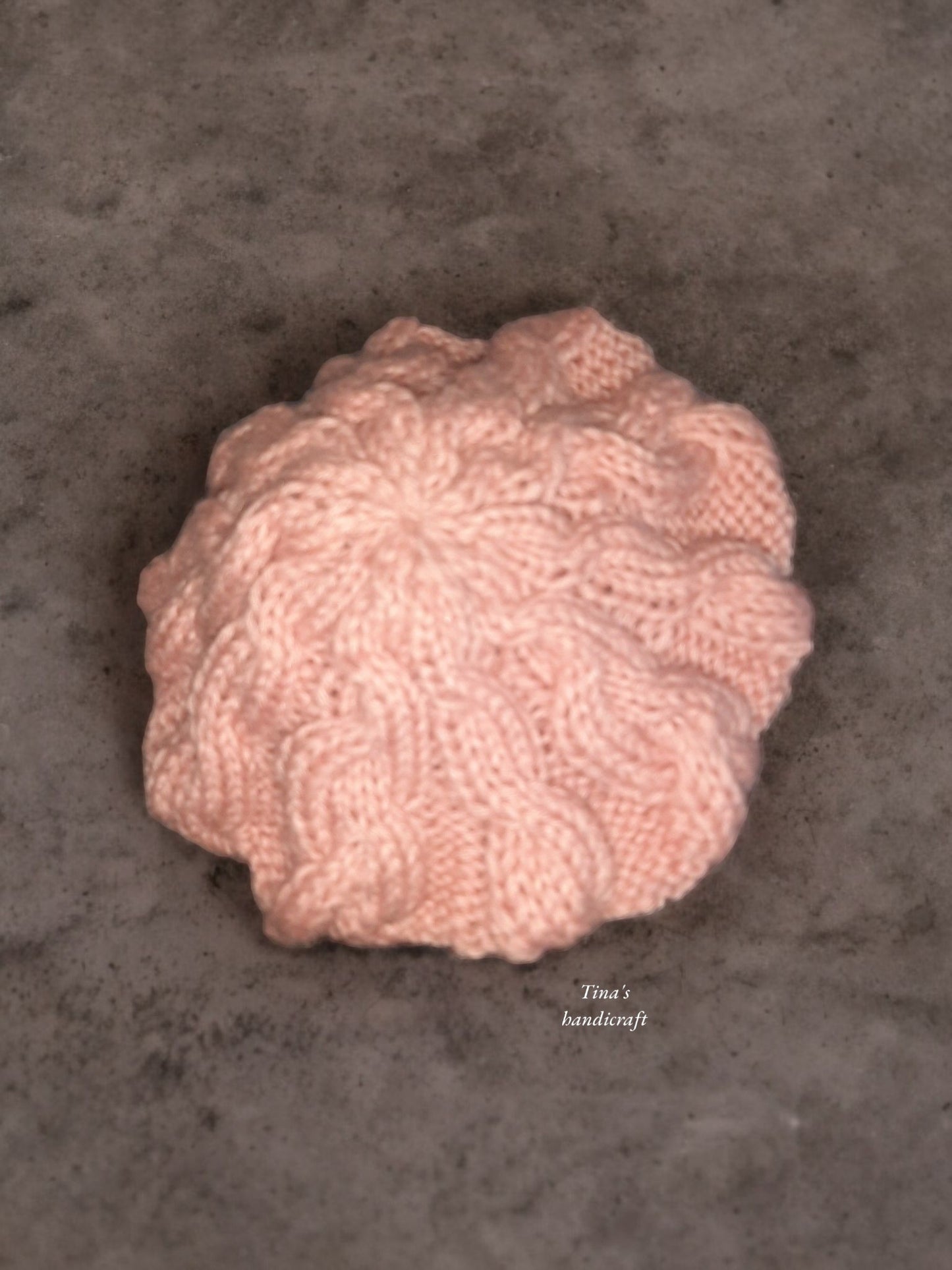 "Classic style,modern aesthetics" knitted cardigan