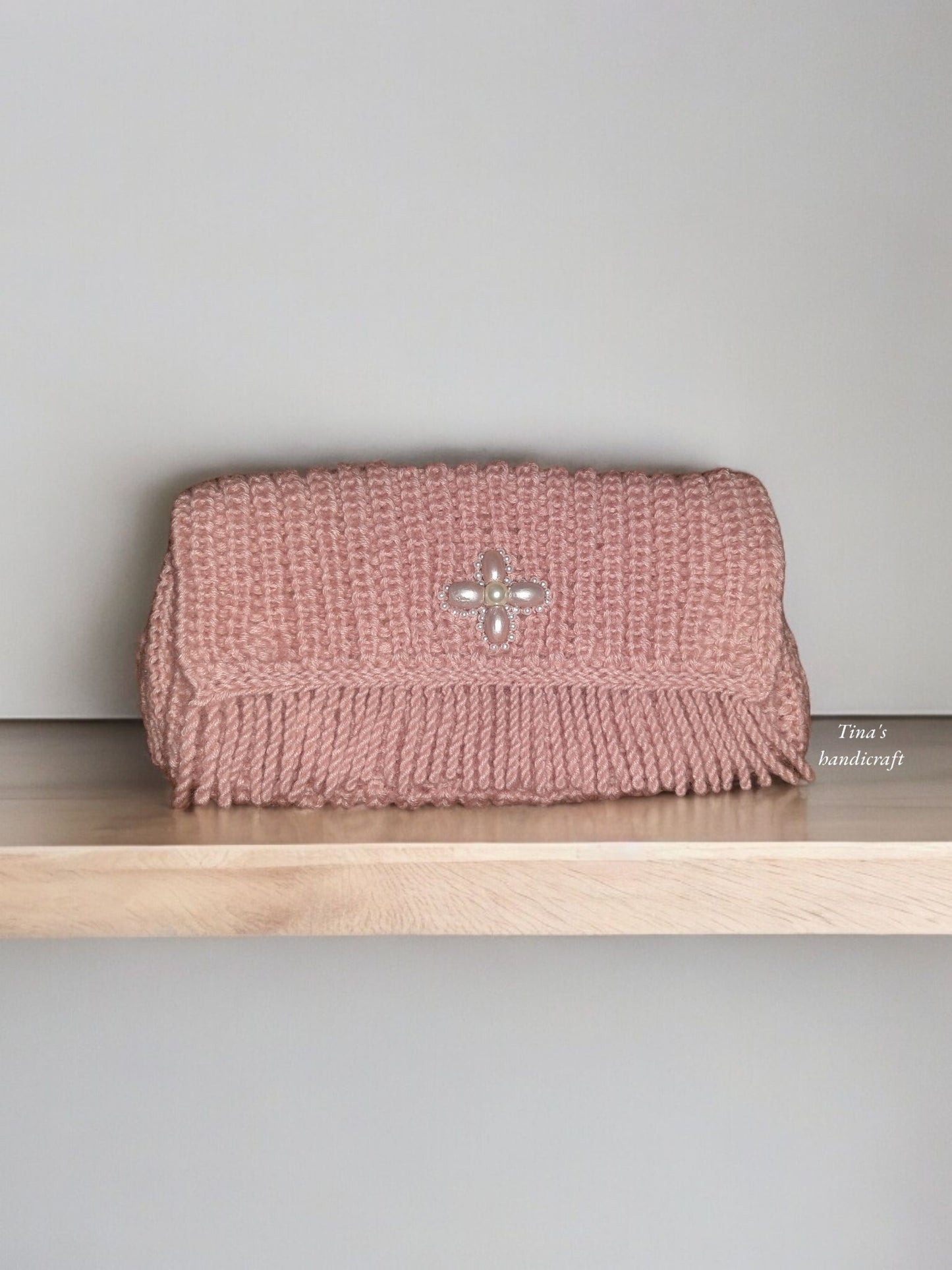"Classic style,modern aesthetics" knitted cardigan