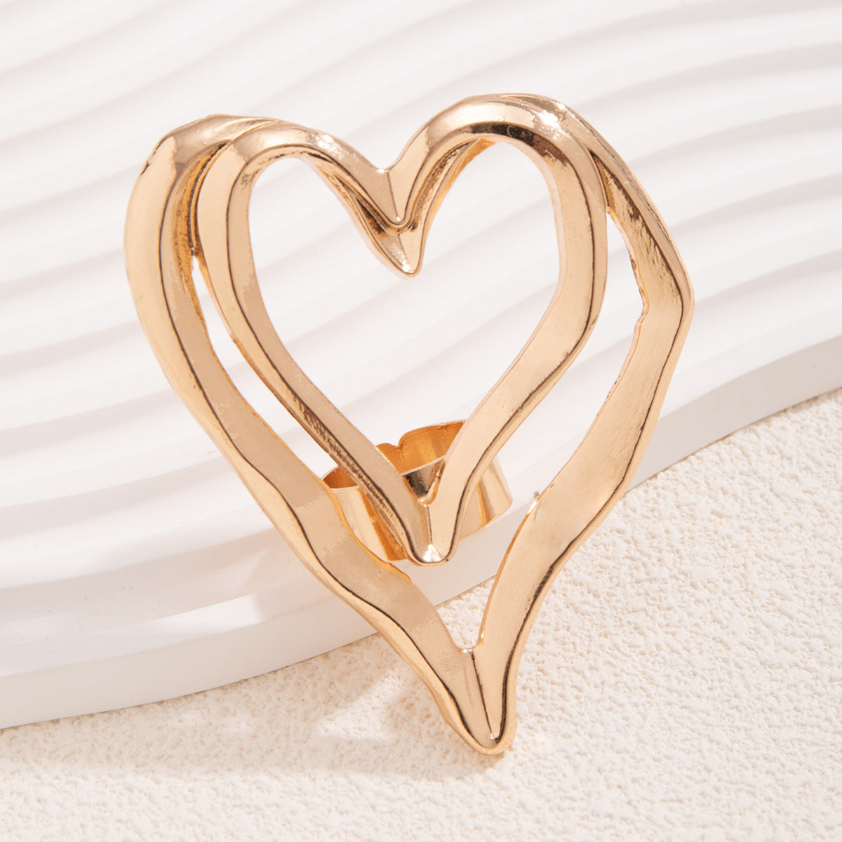 Women's Exaggerated Metal Large Love Heart-shaped Ring