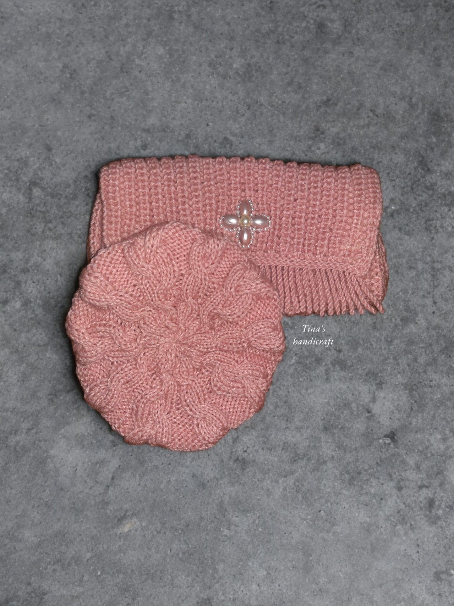 "Classic style,modern aesthetics" knitted cardigan