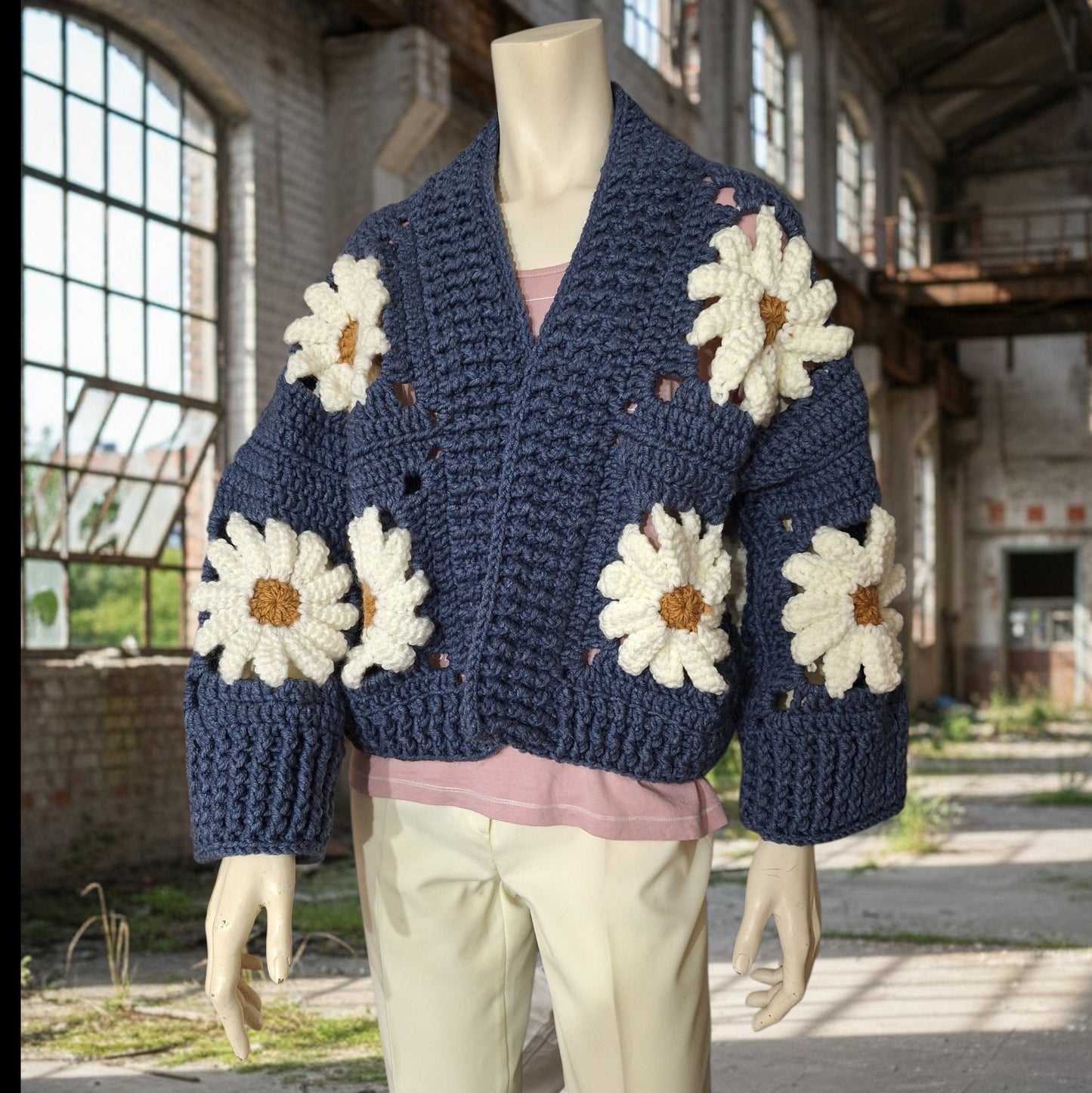 Χοντρό πλεκτό ζακετάκι με μαργαρίτες — Χειροποίητο τετράγωνο μπουφάν γιαγιά | Μέγεθος S–5XL