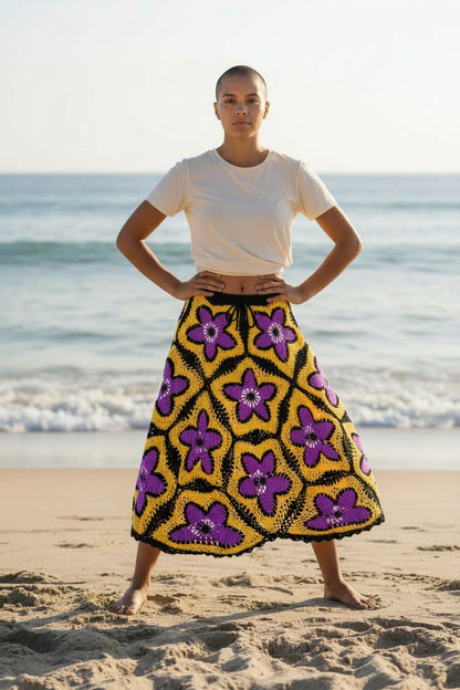 Solar Bloom Granny Square Häkelrock – Handgestrickter Maxirock in leuchtendem Lila und Gold | Boho-Festival-Kleidung