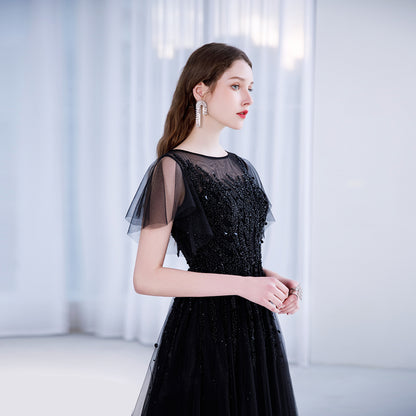 Prominenten-Dinner, Jahreshauptversammlung, Solo-Rezitation, Moderatorin, schlankes Kleid