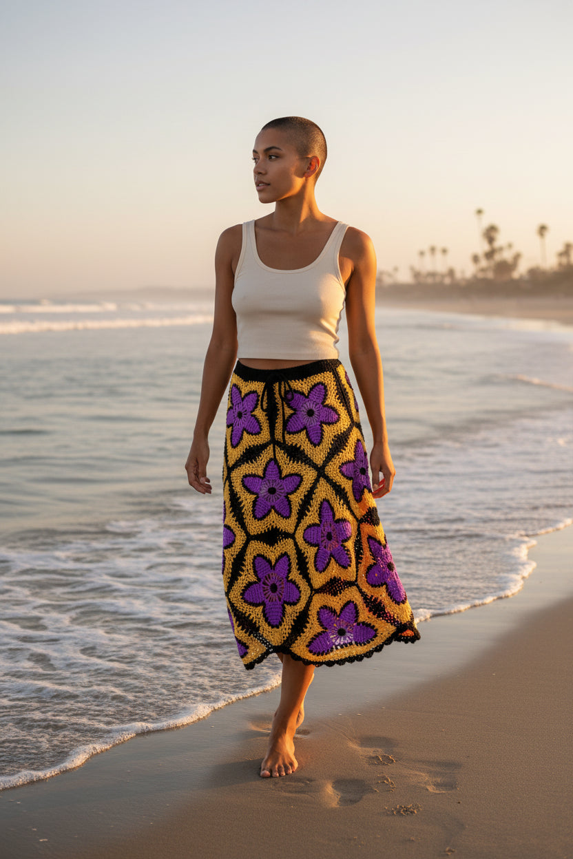 Solar Bloom Granny Square Häkelrock – Handgestrickter Maxirock in leuchtendem Lila und Gold | Boho-Festival-Kleidung