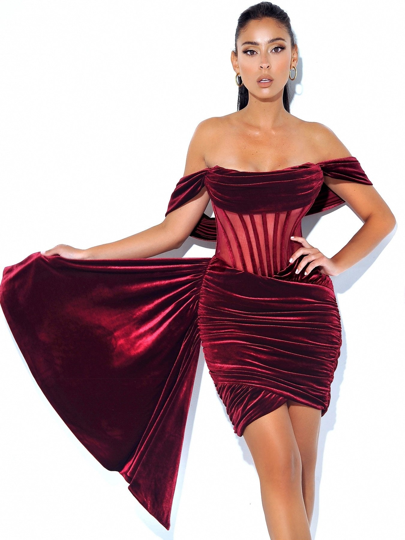 Sexy Abendkleid aus Samt für Damen mit Dekolleté