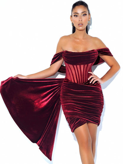 Sexy Abendkleid aus Samt für Damen mit Dekolleté