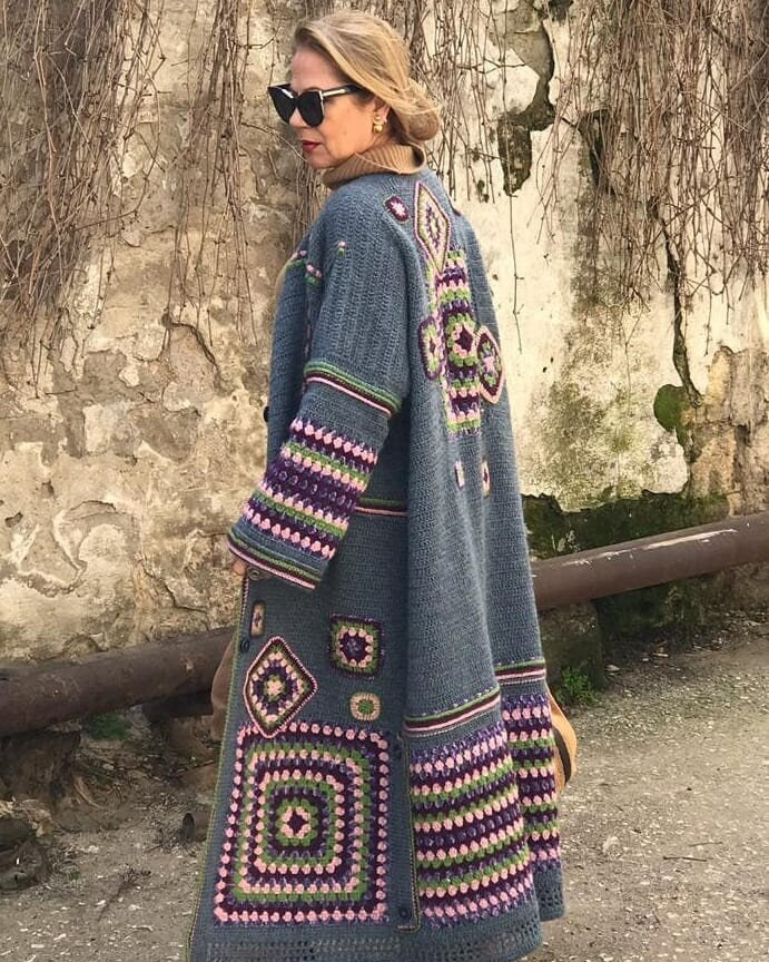 Ζακέτα Boho "Embrace Comfort" με Granny Square Patterns