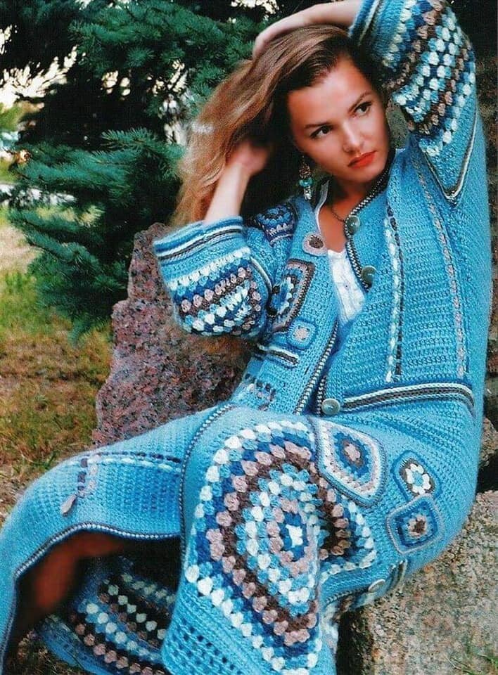 Ζακέτα Boho "Embrace Comfort" με Granny Square Patterns