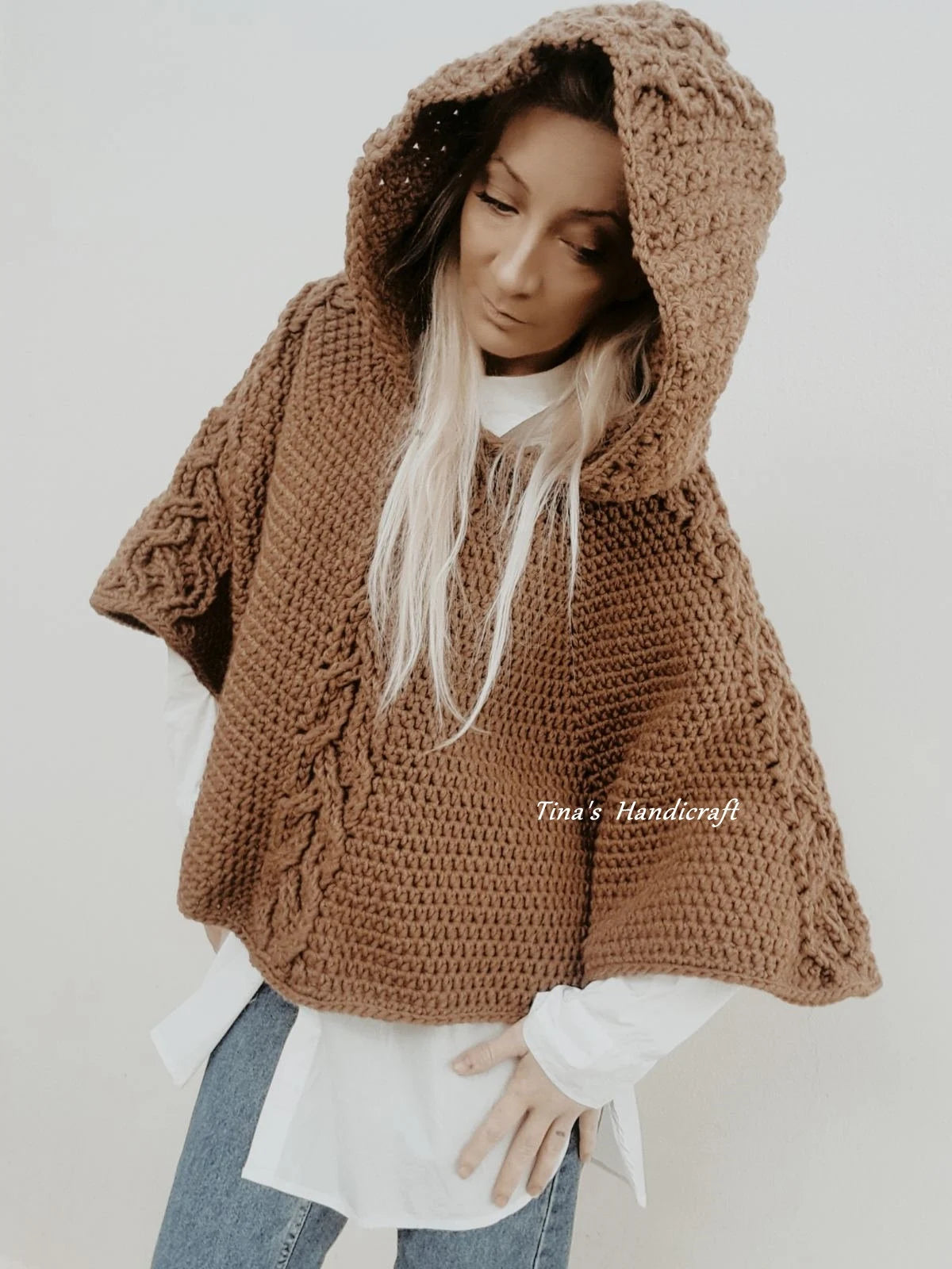 Air Poncho with hood and braids - Comfort and Style in One