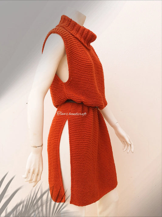 Sleeveless knitted long vest